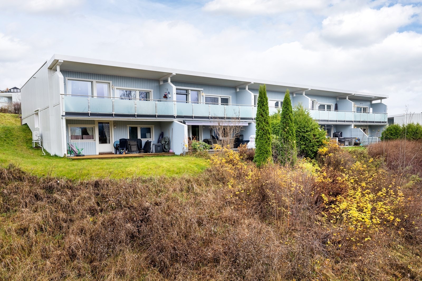 Leiligheten ligger i barnevennlig boområde med utsyn og gode solforhold Galleribilde