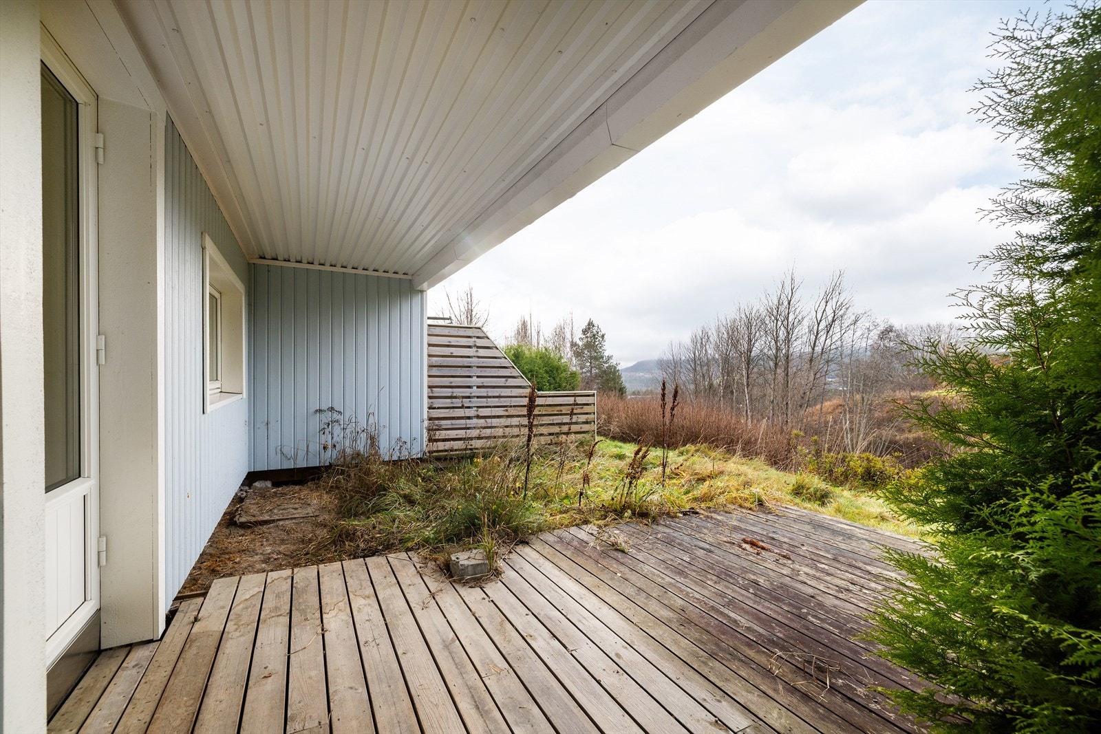 Uteplass og hage på bakkeplan Galleribilde