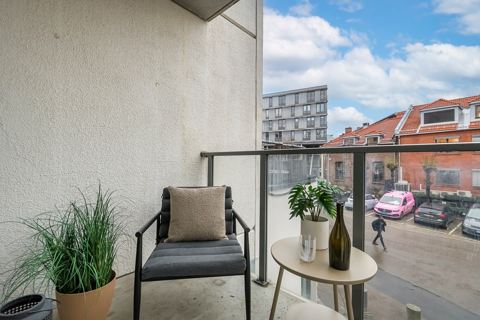 Fra soverommet er det utgang til en herlig balkong på 3,7 m². Galleribilde