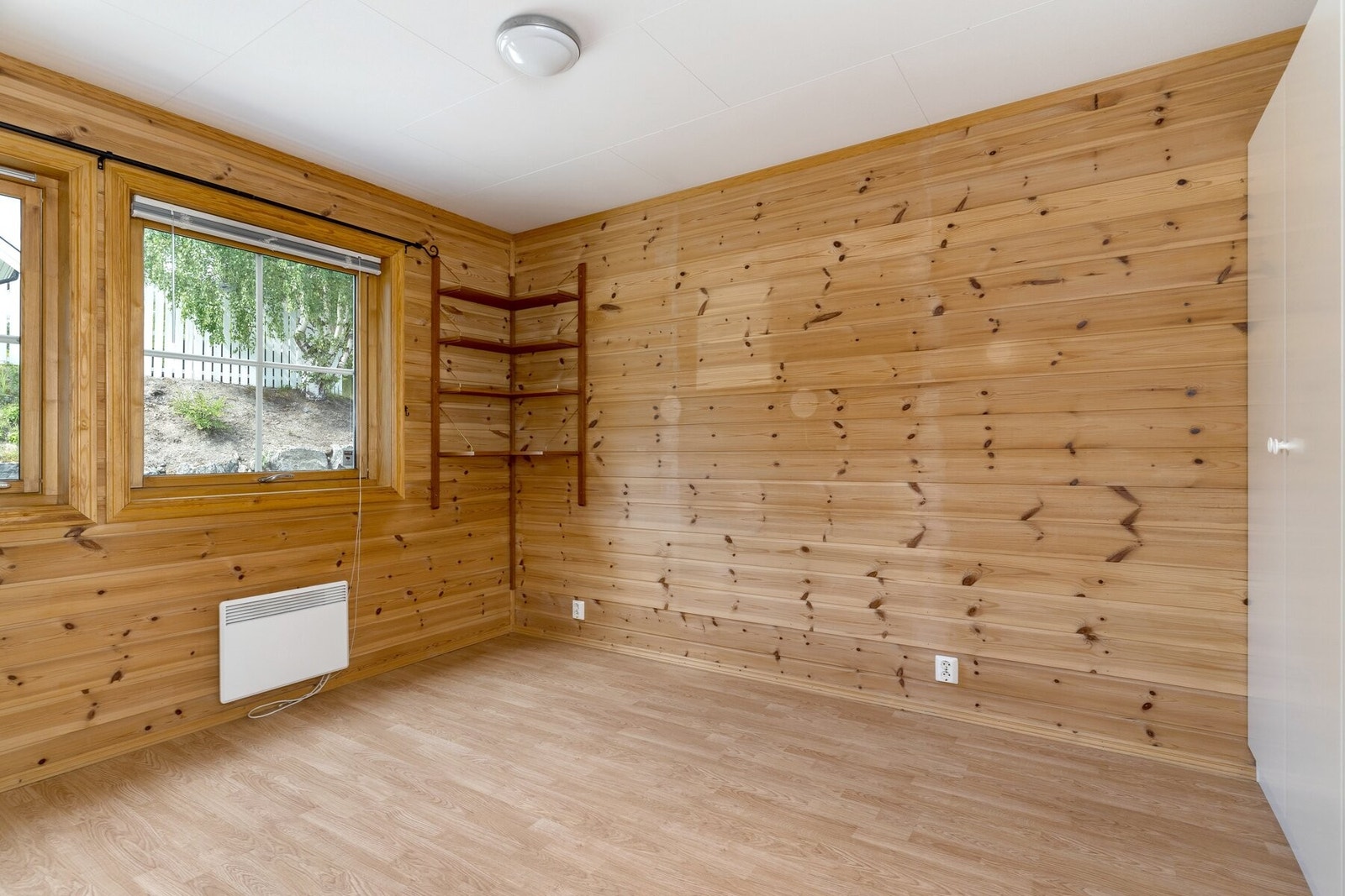 Soverom i hovedetasje. Galleribilde