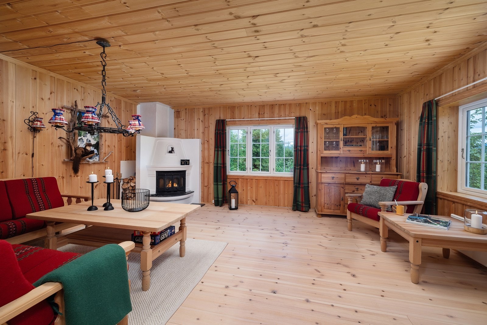 Peisen er sentralt plasser og gir et fin blikkfang. Galleribilde