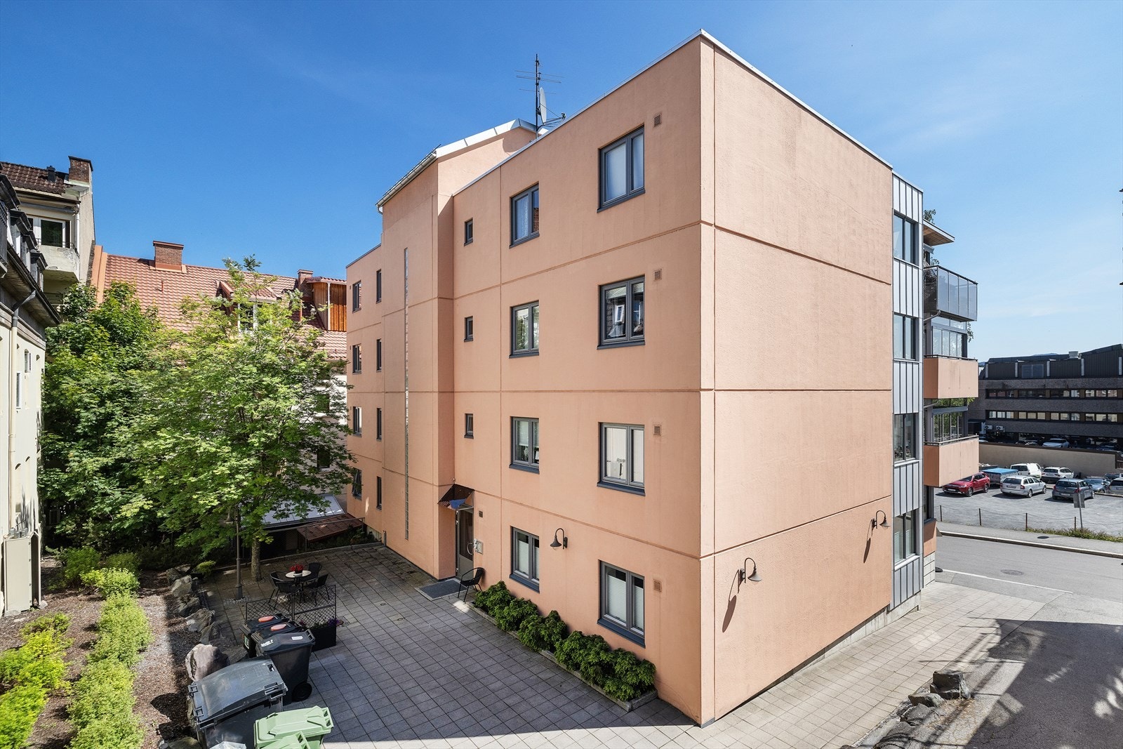 Baksiden av boligblokka Galleribilde