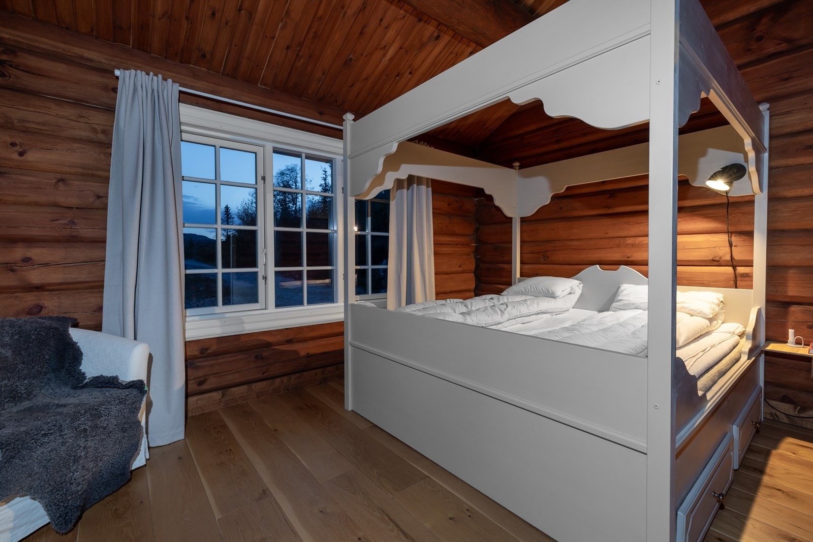 Hovedsoverom i første etasje av svært god størrelse Galleribilde