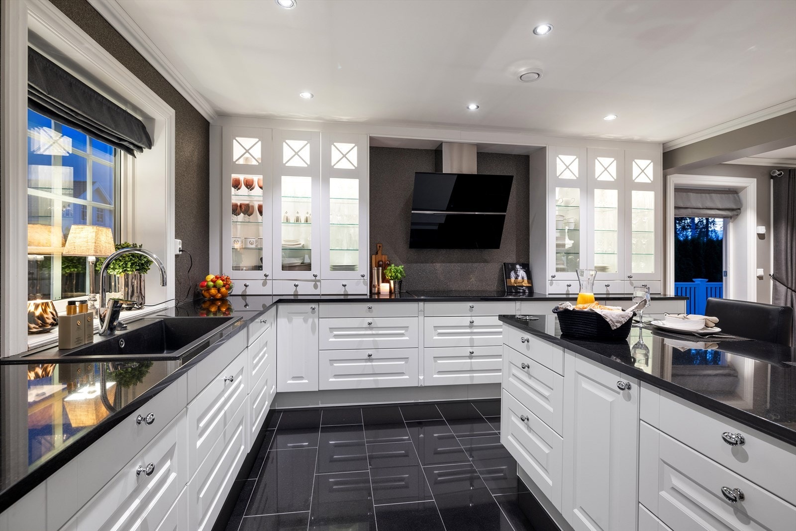 Delikat kjøkken fra den anerkjente og lokale leverandøren Nybo. Galleribilde