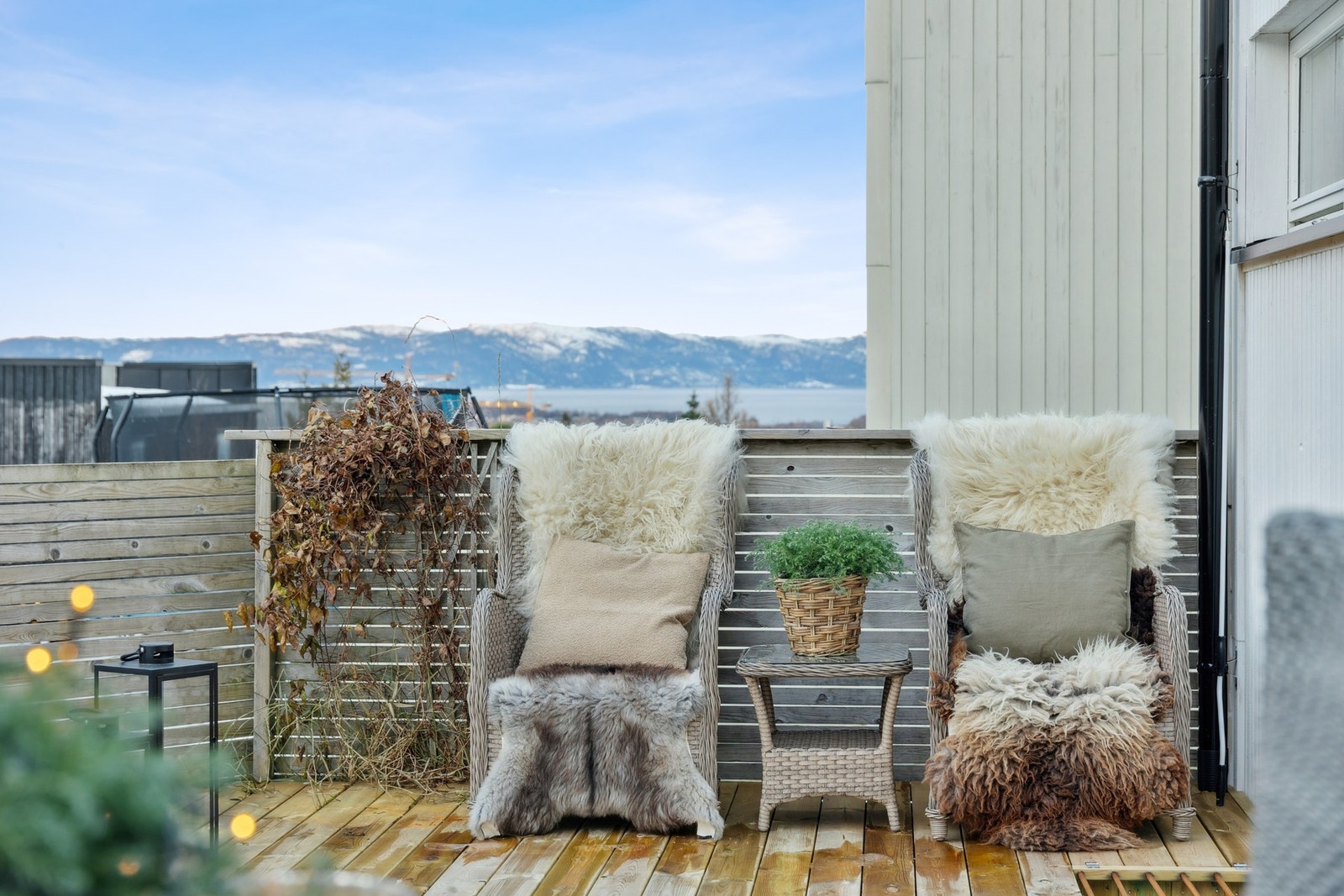 Markterrassen ved inngangspartiet er på 18 kvm. Galleribilde