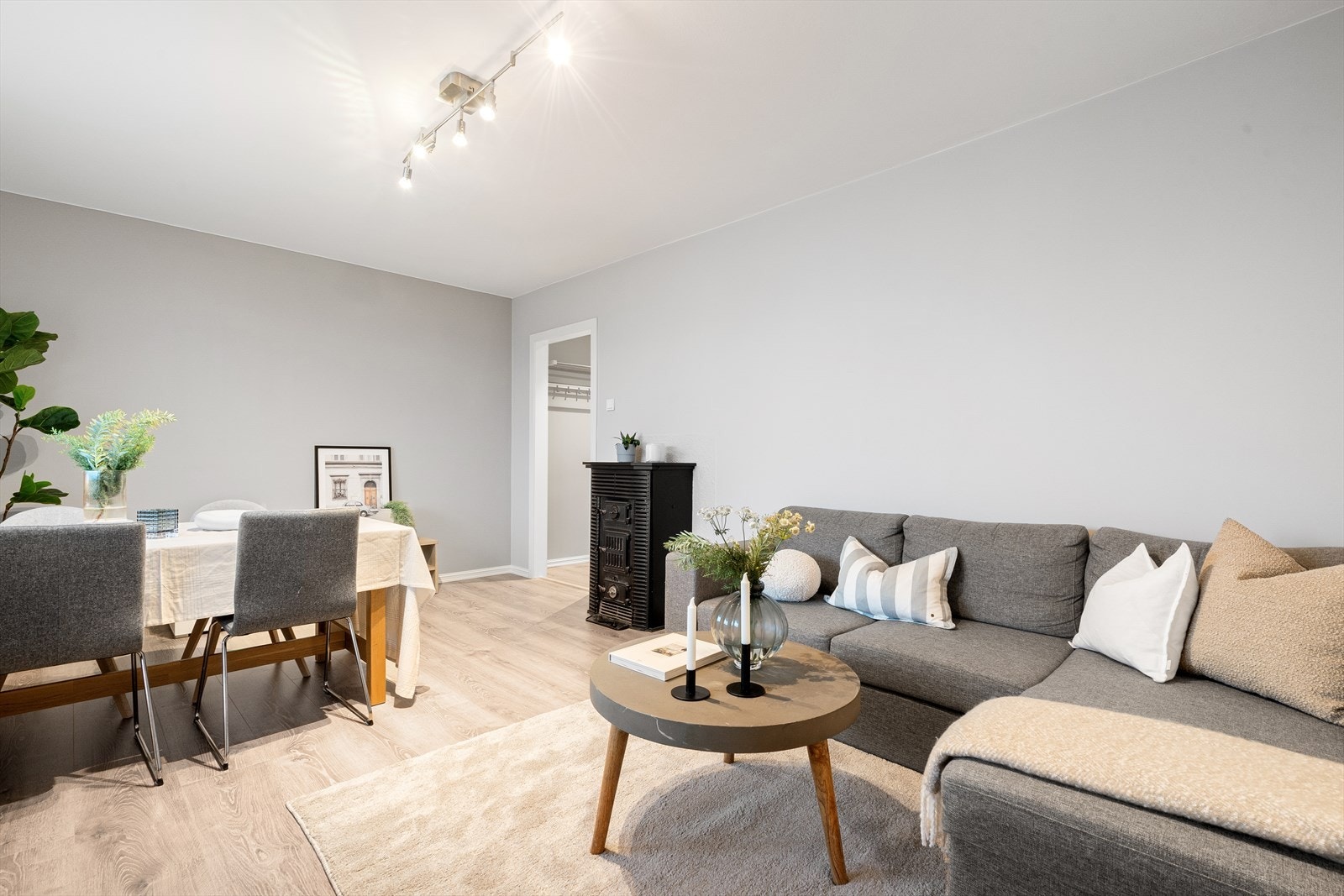 Plass til å dekke opp med langbord om ønskelig. Galleribilde