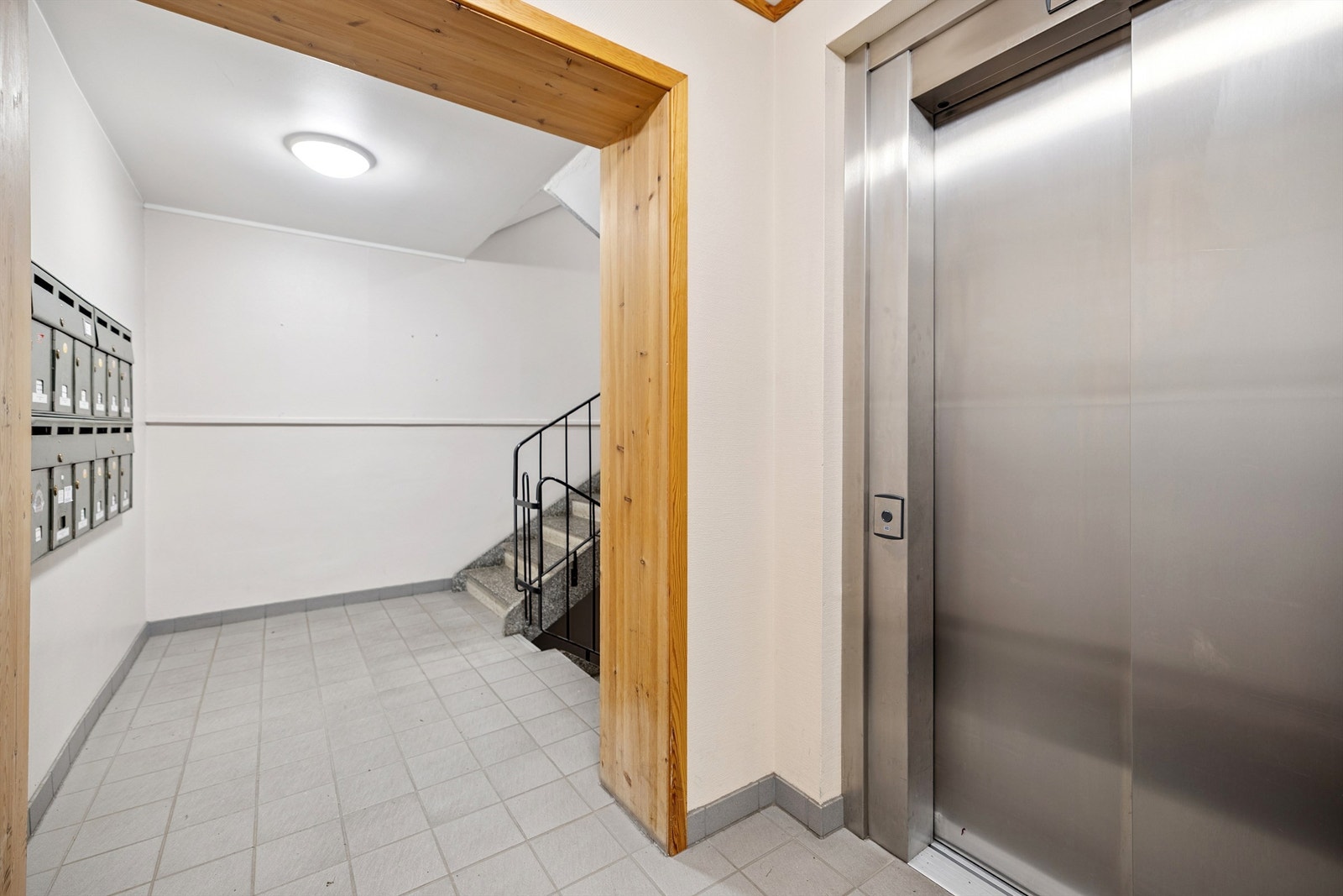 Bygget har heis, som gir enkel og trinnfri adkomst direkte til leilighetens etasje. Galleribilde