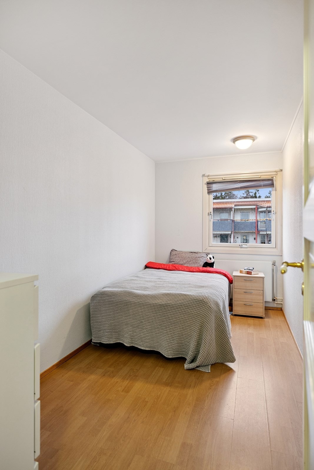 Det andre soverommet egner seg godt som barnerom, gjesterom eller kontor. Galleribilde