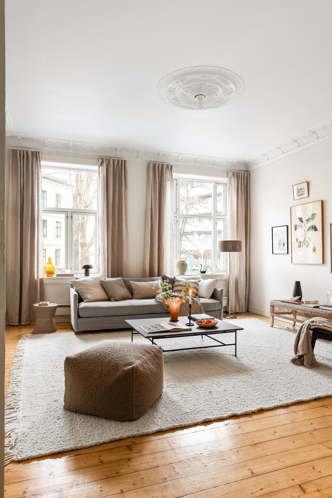 En lys. gjennomgående og klassisk leilighet med attraktiv beliggenhet. Galleribilde