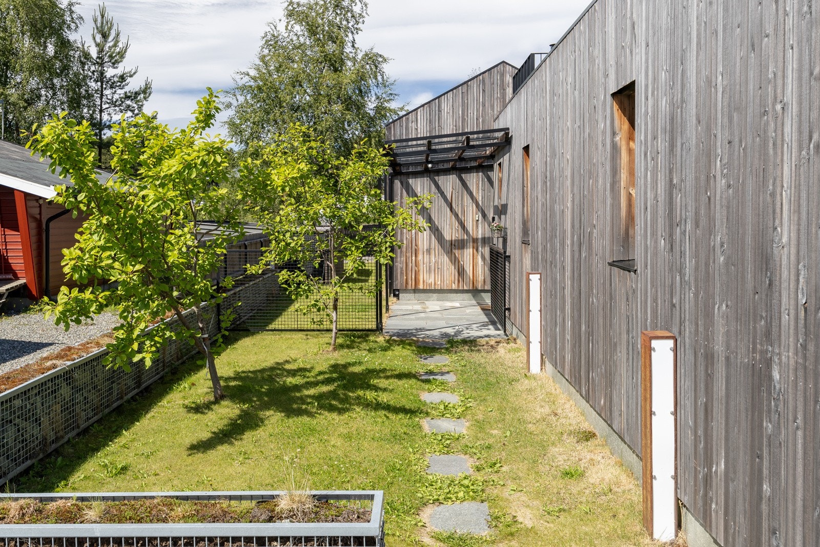 Overbygg ved inngangen på sørsiden. Galleribilde