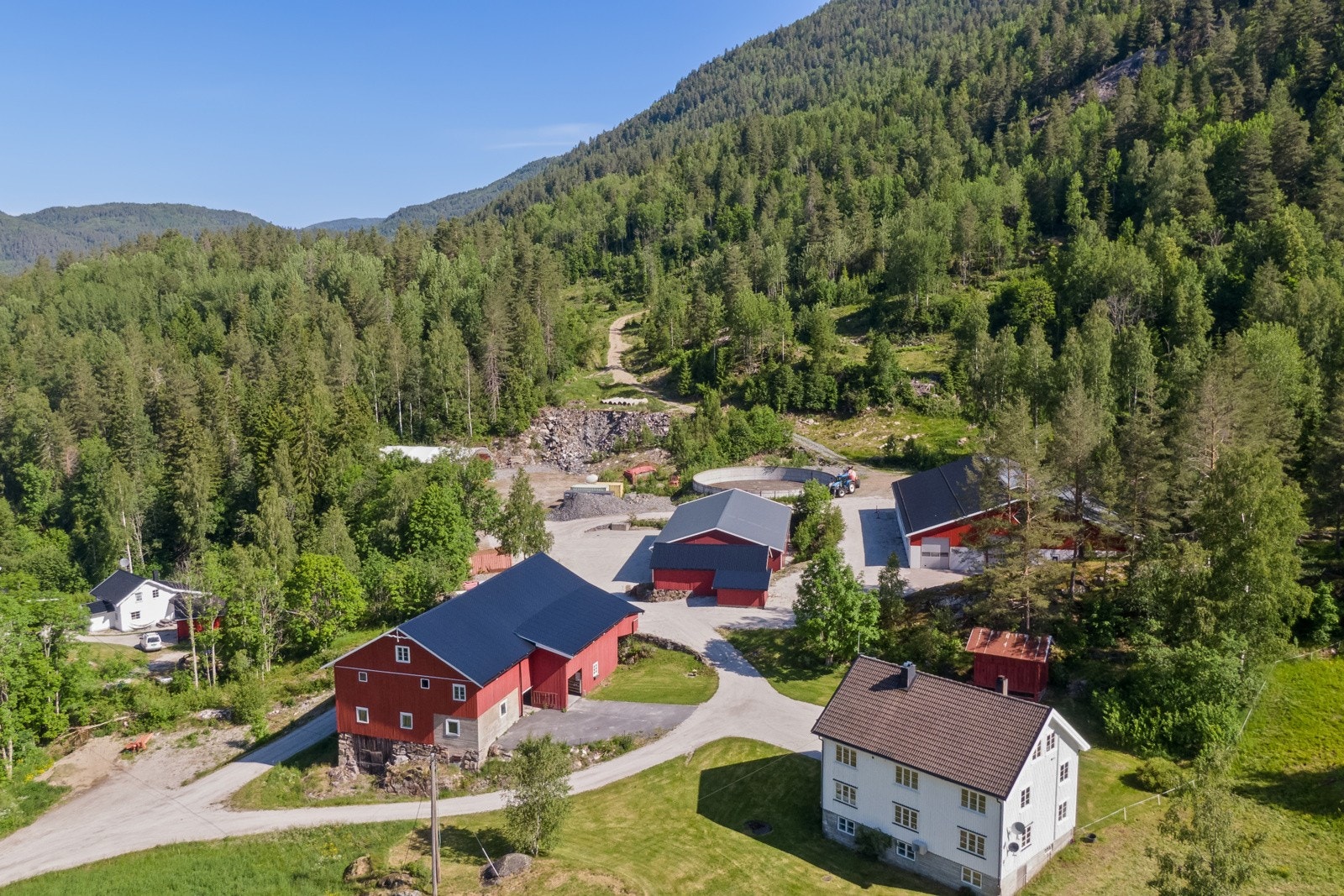 Velkommen til Lone Gård i Tørdal i Drangedal kommune med bla. stor- og småviltjakt Galleribilde