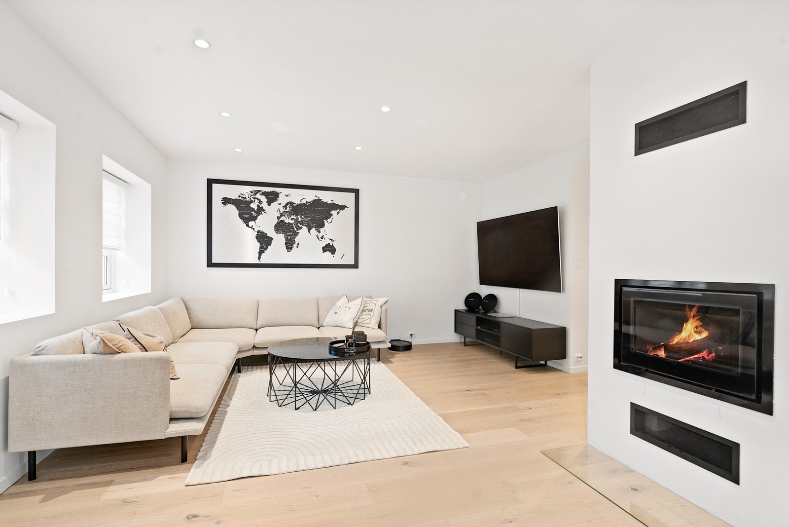 Vakker peis som varmer godt på kjølige høstkvelder. Galleribilde