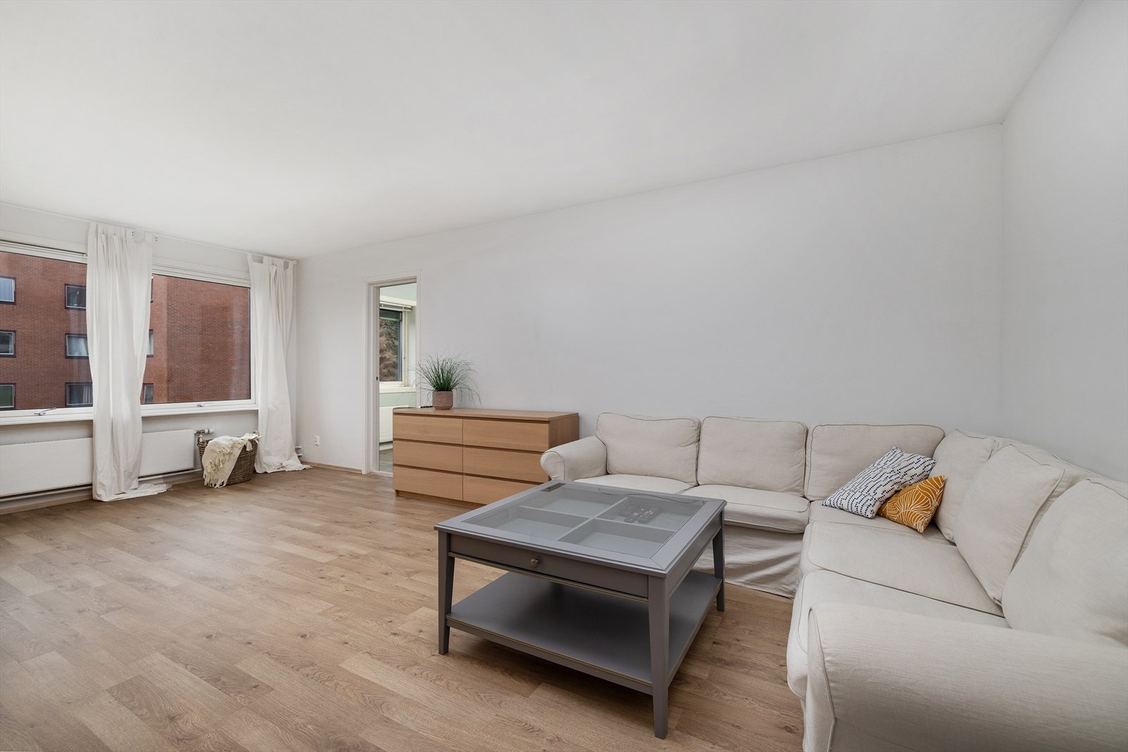 Leiligheten er en lys og åpen 2-roms Galleribilde