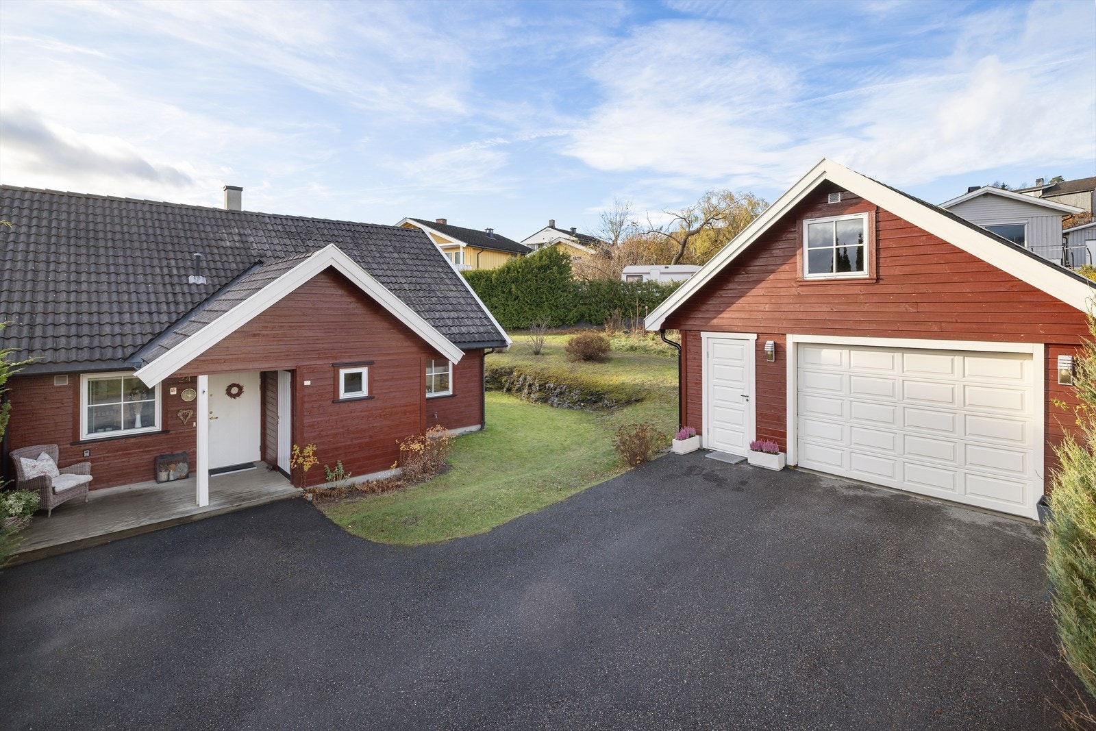 Asfaltert innkjøring Galleribilde