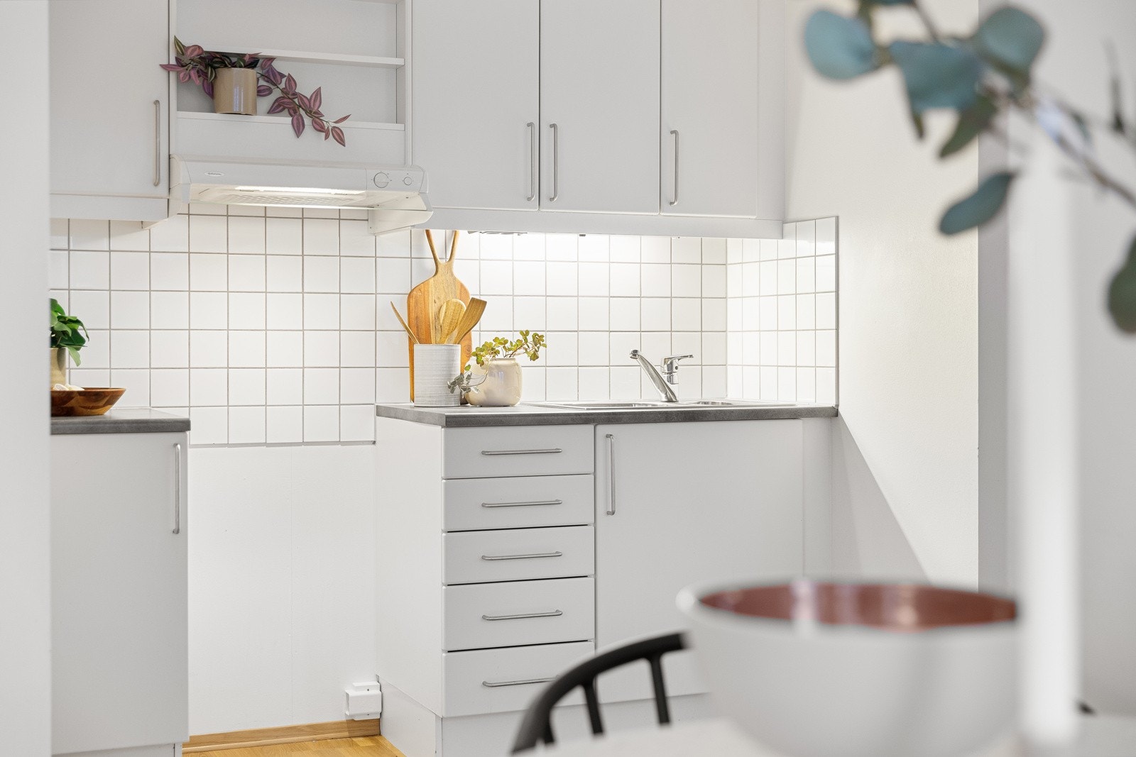 Skap- og benkeplass Galleribilde