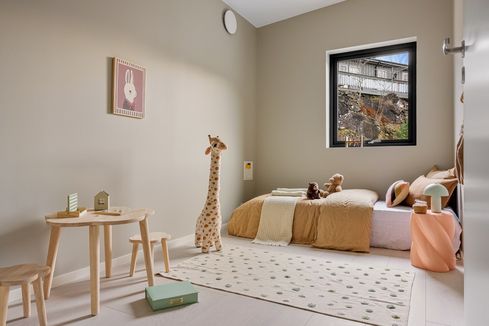 Boligen har 3 romslige soverom. Galleribilde