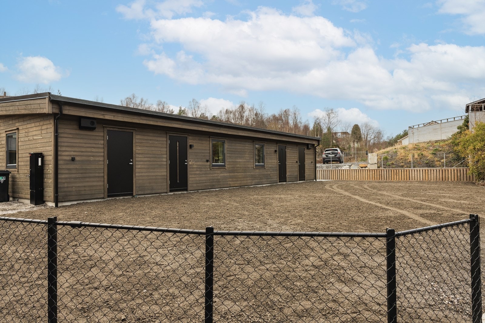 Området er svært barnevennlig med med flere barnehager og skoler i nærheten, samt et bredt aktivitetstilbud for store og små. Galleribilde