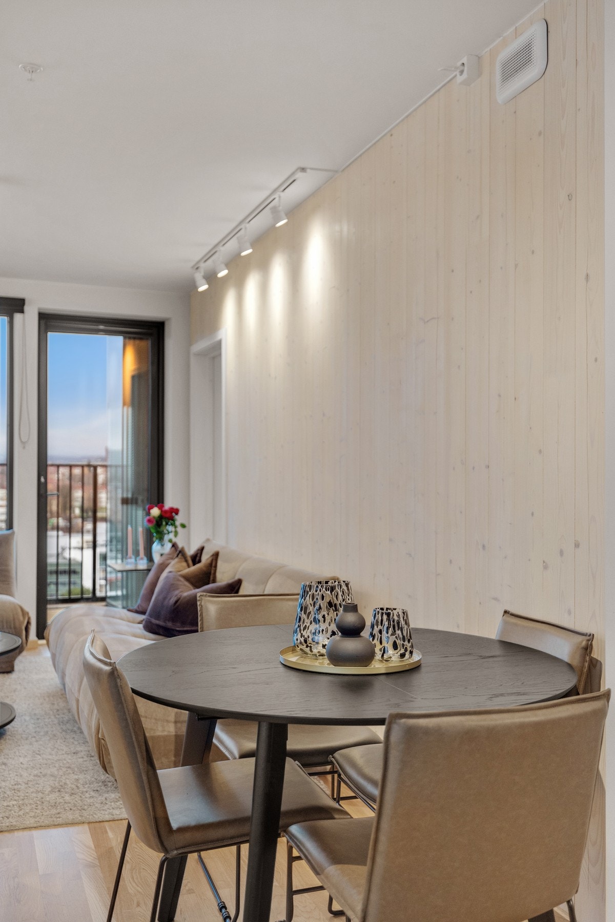 God plass til spisestuebord Galleribilde