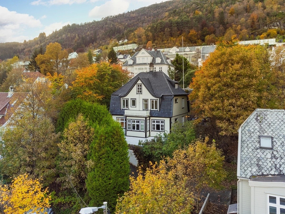 Klassisk villa i et populært område Galleribilde