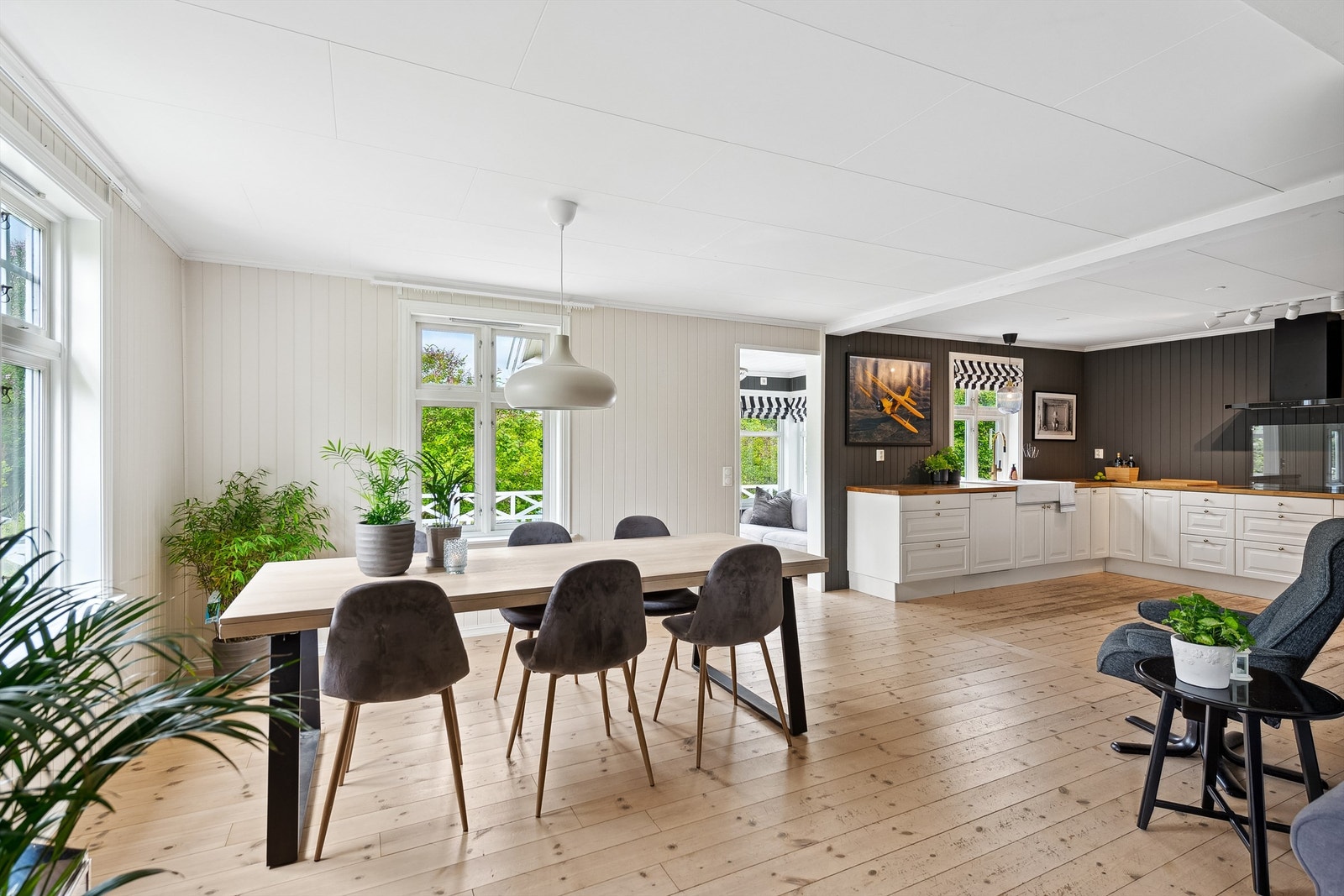 Det er åpen løsning som gjør dette til et sosialt allrom. Galleribilde