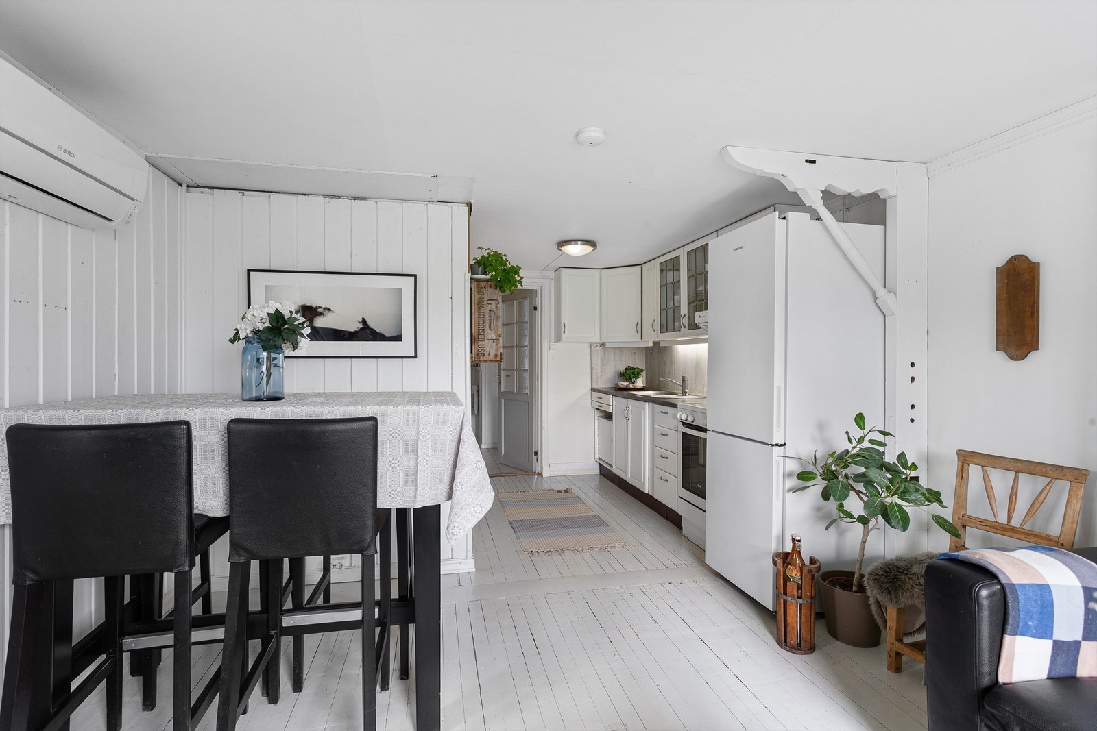 Det er peisovn og luft-til-luft varmepumpe (2022) i stuen - Anneks er ikke godkjent for varig opphold Galleribilde