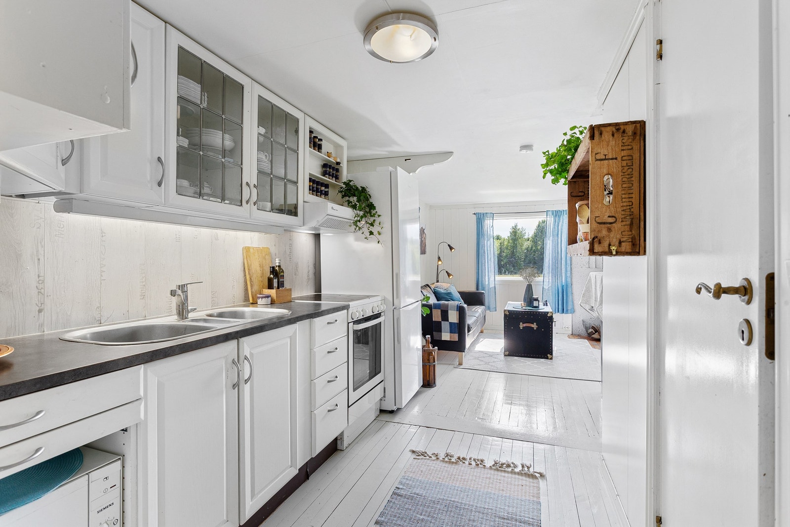 Kjøkken/stue - Anneks er ikke godkjent for varig opphold Galleribilde