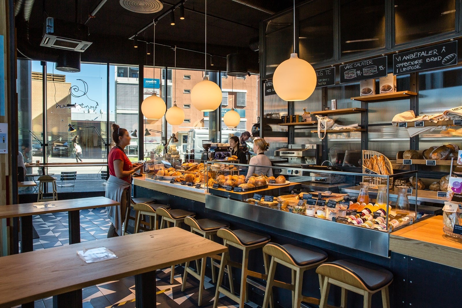 Åpent Bakeri på Ensjø tilbyr mange fristelser. Galleribilde