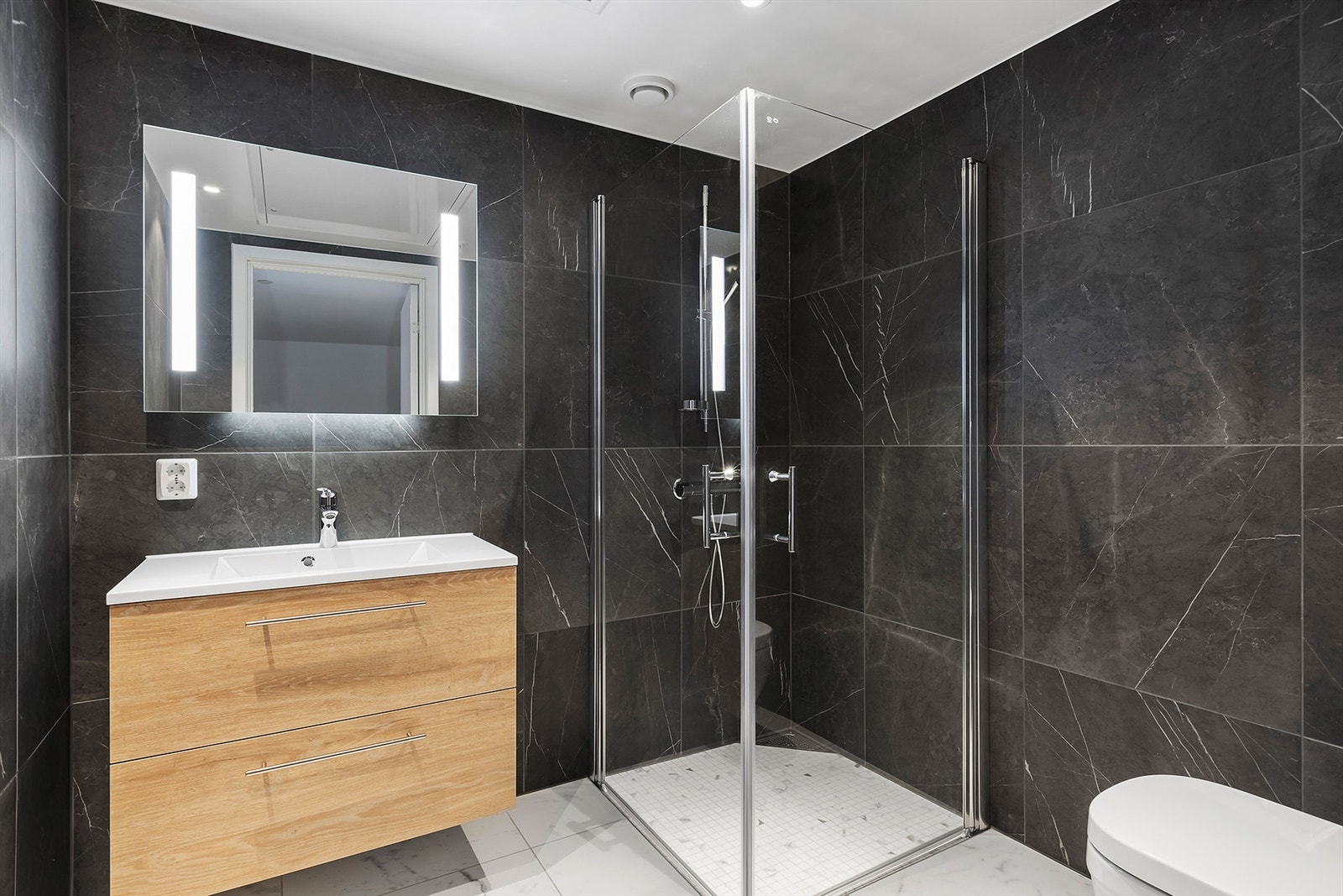 Delikat baderom. Galleribilde