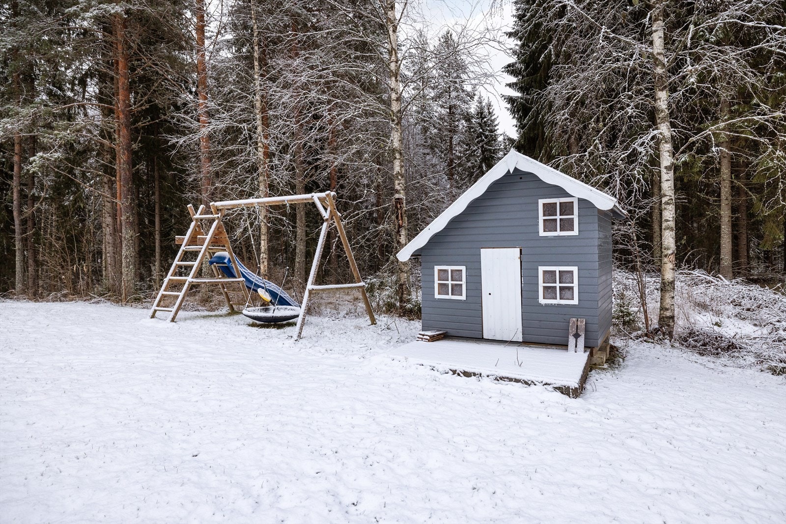 Lekestuen kan medfølge salget etter nærmere avtale. Galleribilde