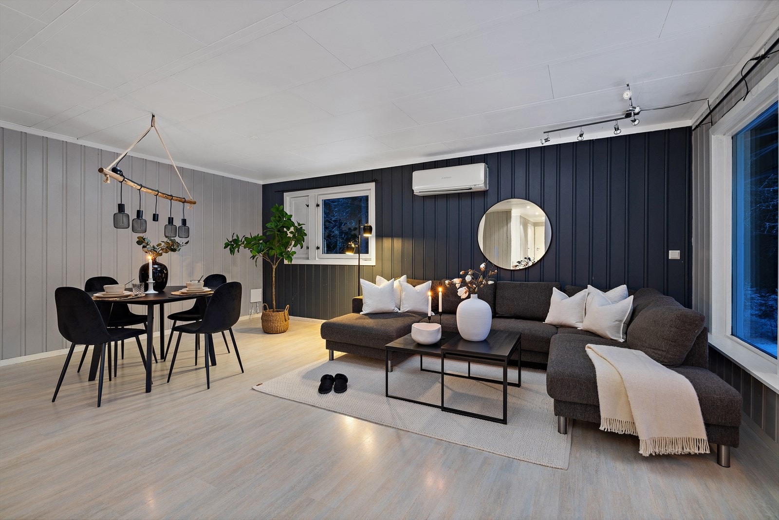 Varmepumpen er praktisk plassert for å nå "hele" huset. Galleribilde