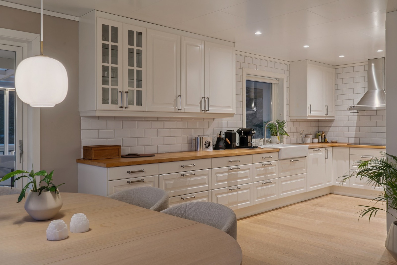 Praktisk og moderne kjøkken anno 2012-13 Galleribilde