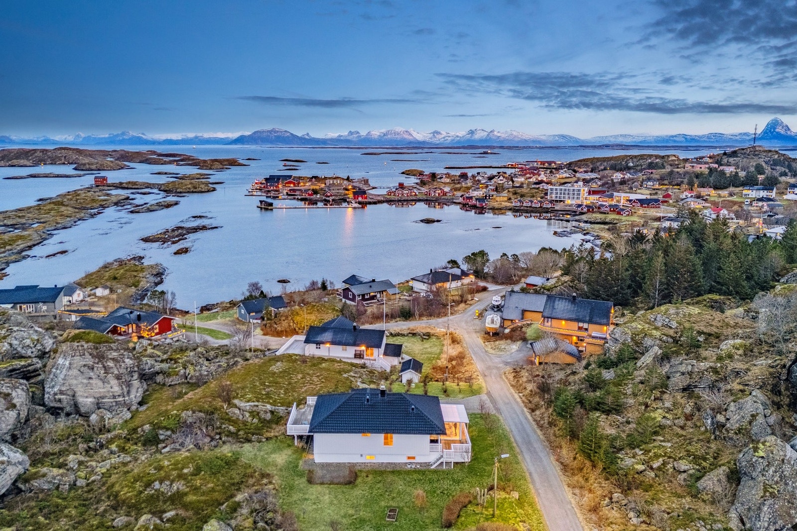 Vakre Lovund Galleribilde