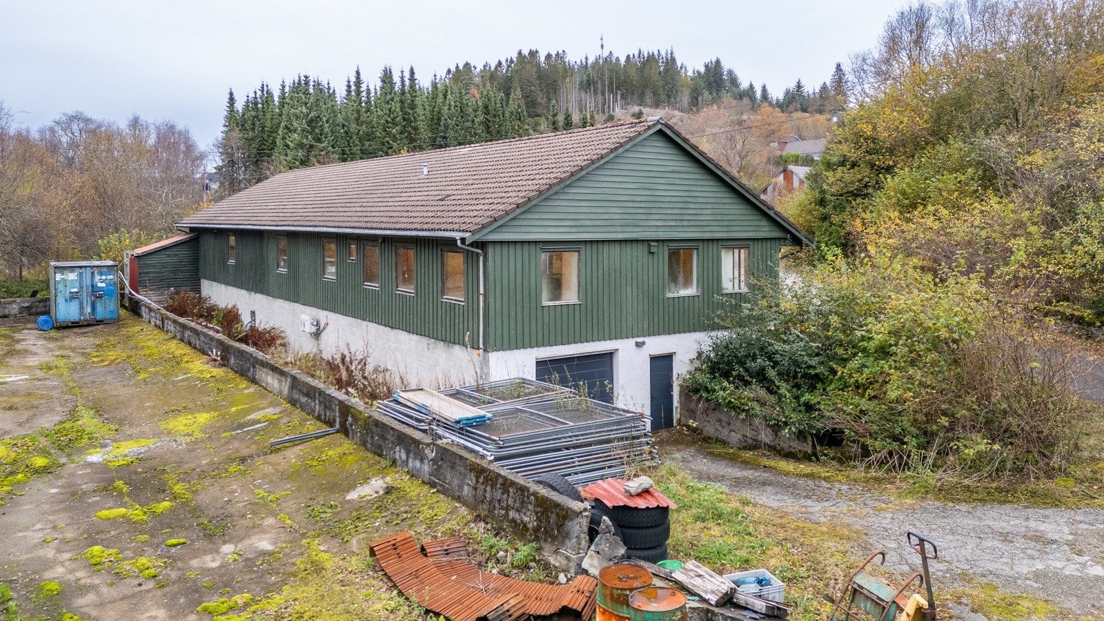 Pakkhus med kjeller Galleribilde