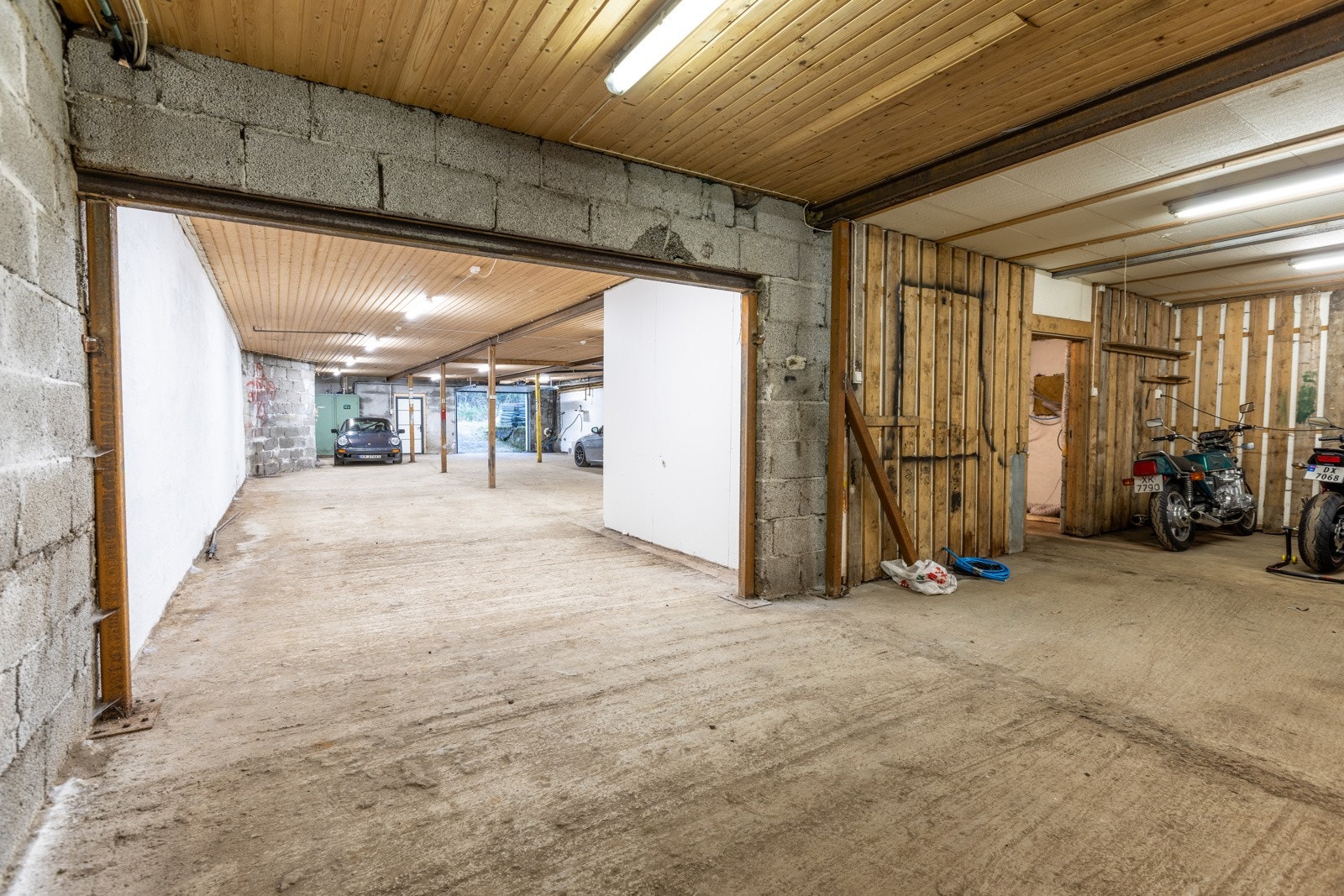 Innerste del av garasjeanlegg i underetasje pakkhuset Galleribilde