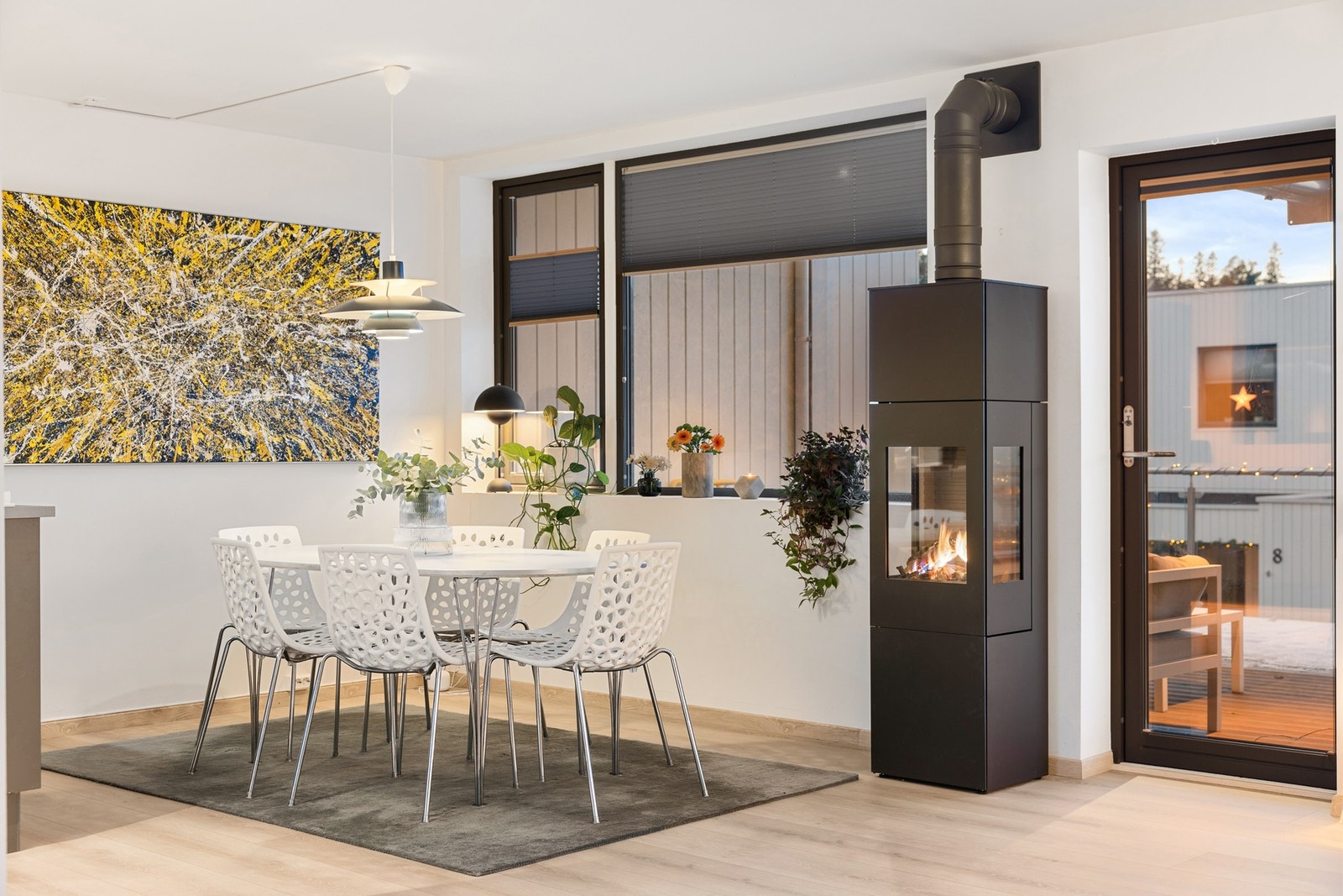 Gode forutsetninger for å innrede med stort spisebord. Galleribilde