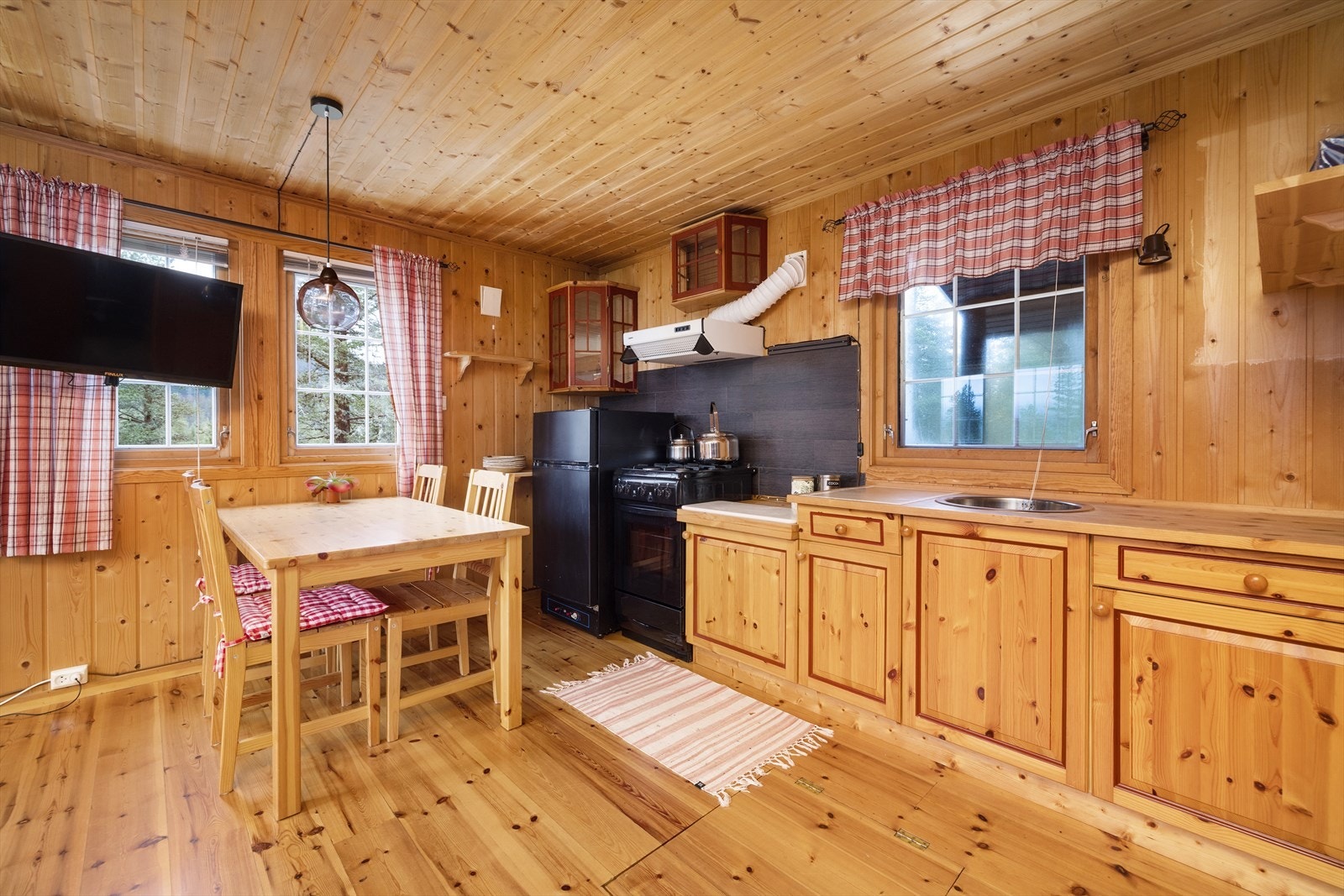 Sjarmerende hytte ca 1. time fra Hønefoss og ca. 2 timer fra Oslo Galleribilde