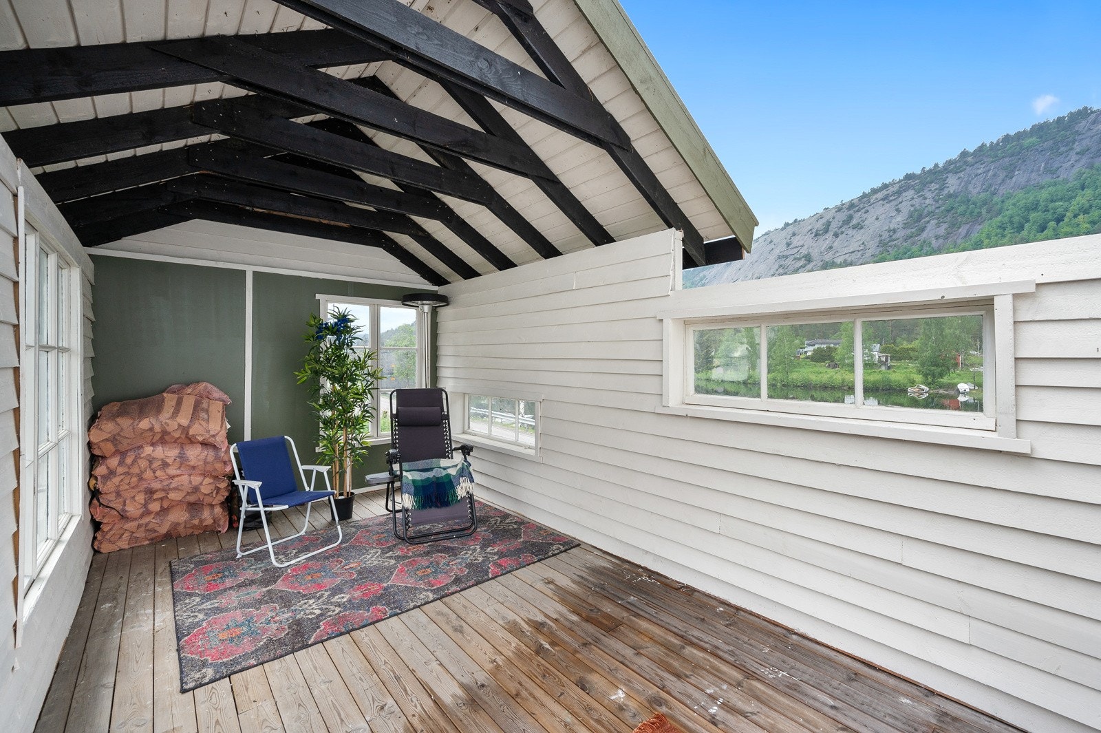 Terrassen har også ett overbygg for å forlenge utesesongen. Galleribilde