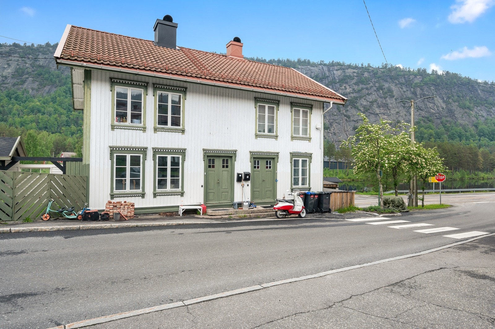 Bygget er pr. i dag innredet med flere boenheter (3) Galleribilde