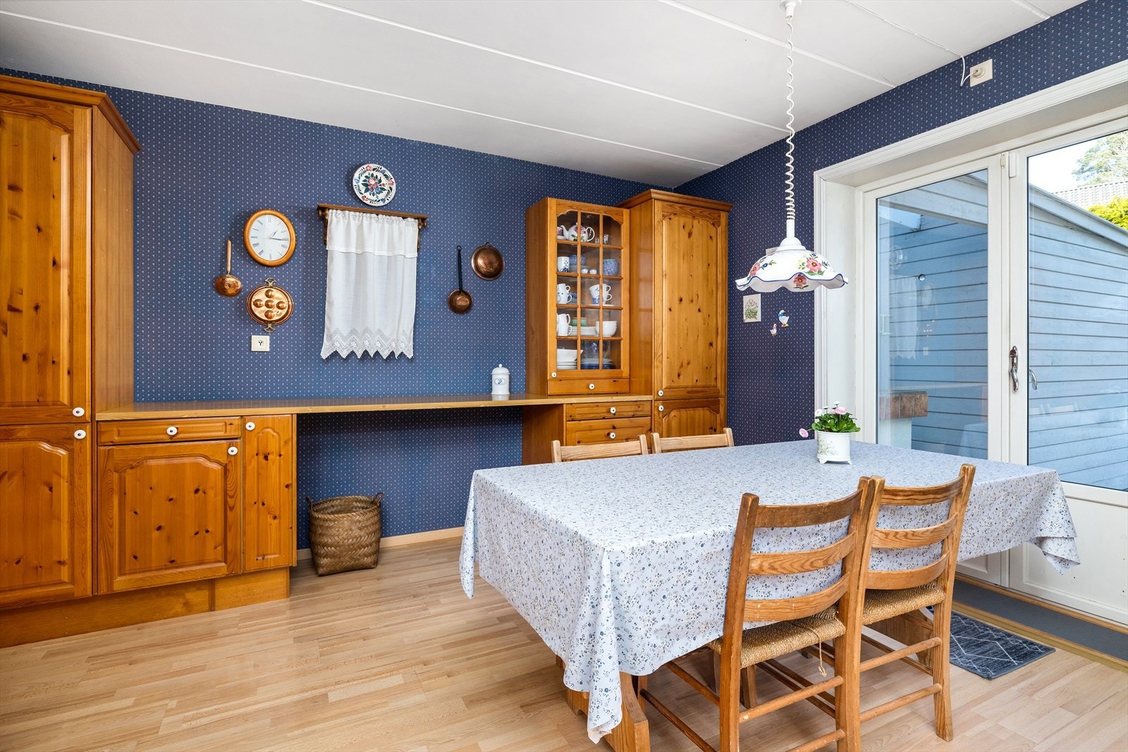 Plass for et stort spisebord om du vil Galleribilde