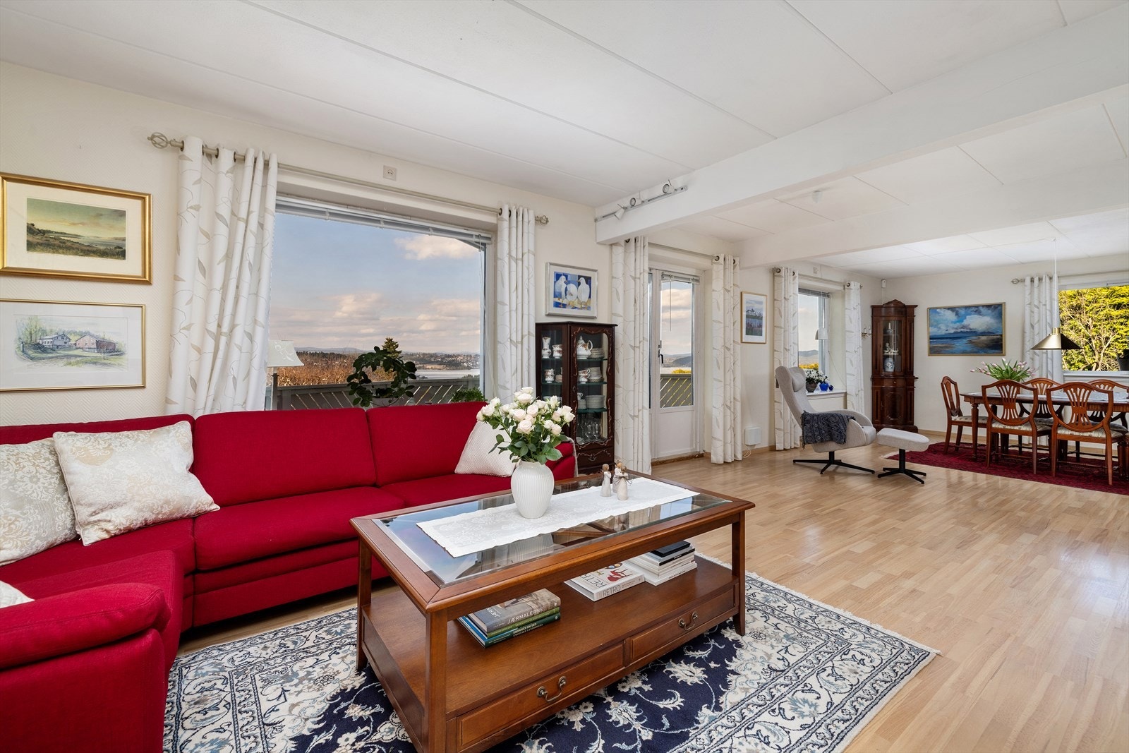 Mange møbleringmuligheter Galleribilde