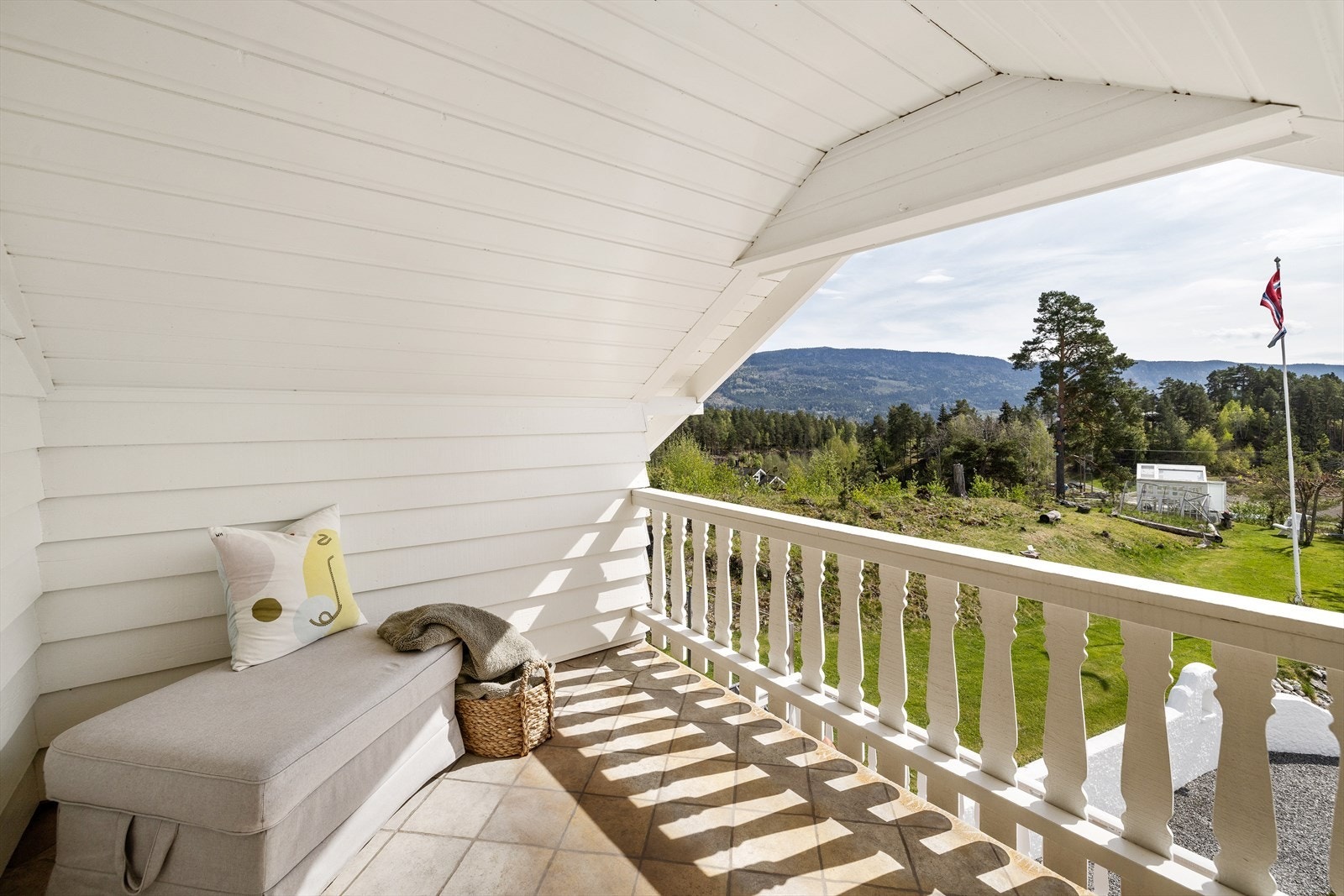 Overbygget veranda utenfor soverommet Galleribilde