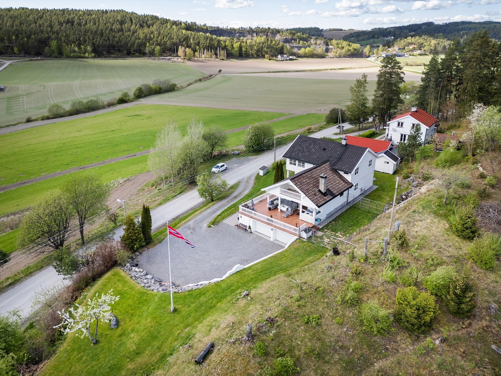 På jordene kan du gå på ski om vinteren Galleribilde