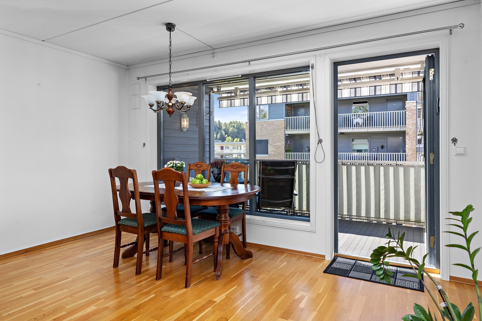 Her er det plass for både spisebord og salong Galleribilde