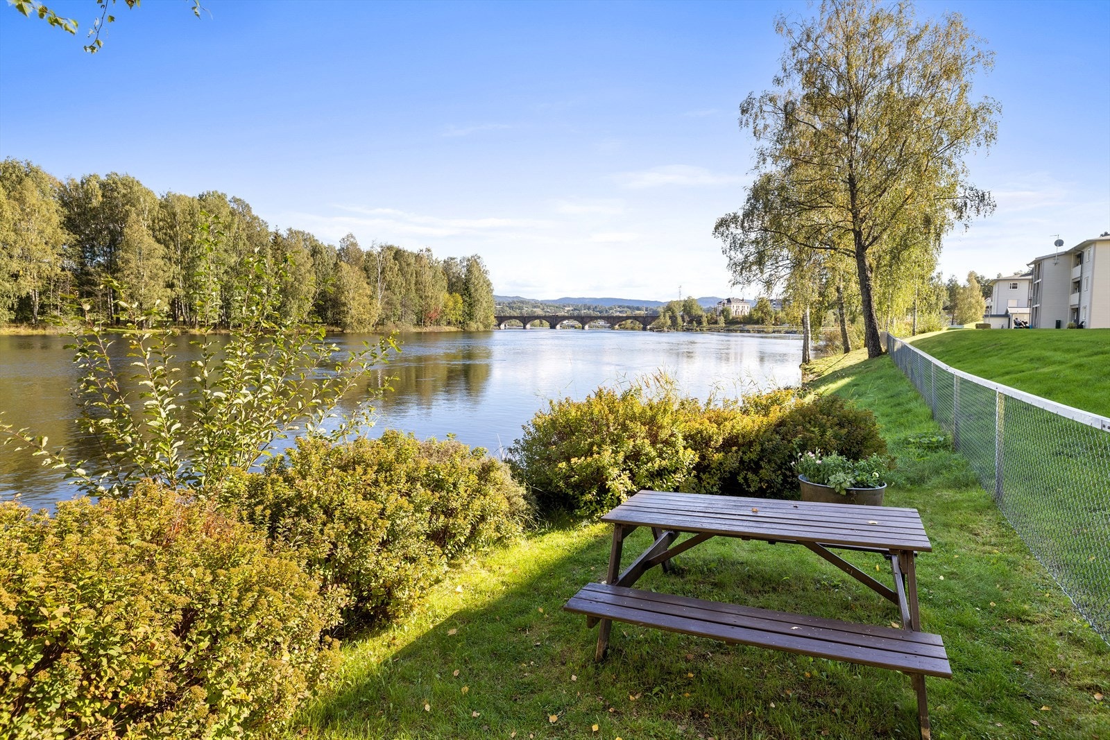 Sentrumsnært men landlig Galleribilde