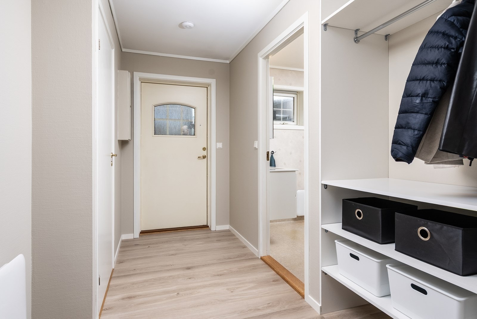 Velkommen inn til en hyggelig entré. Galleribilde