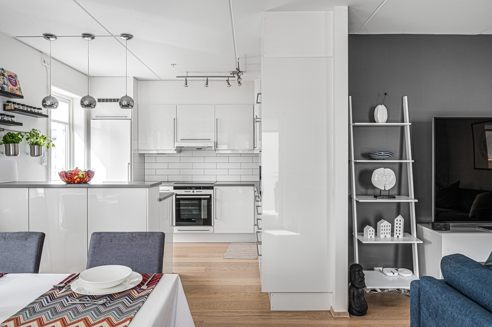 Åpen kjøkken- stueløsning Galleribilde