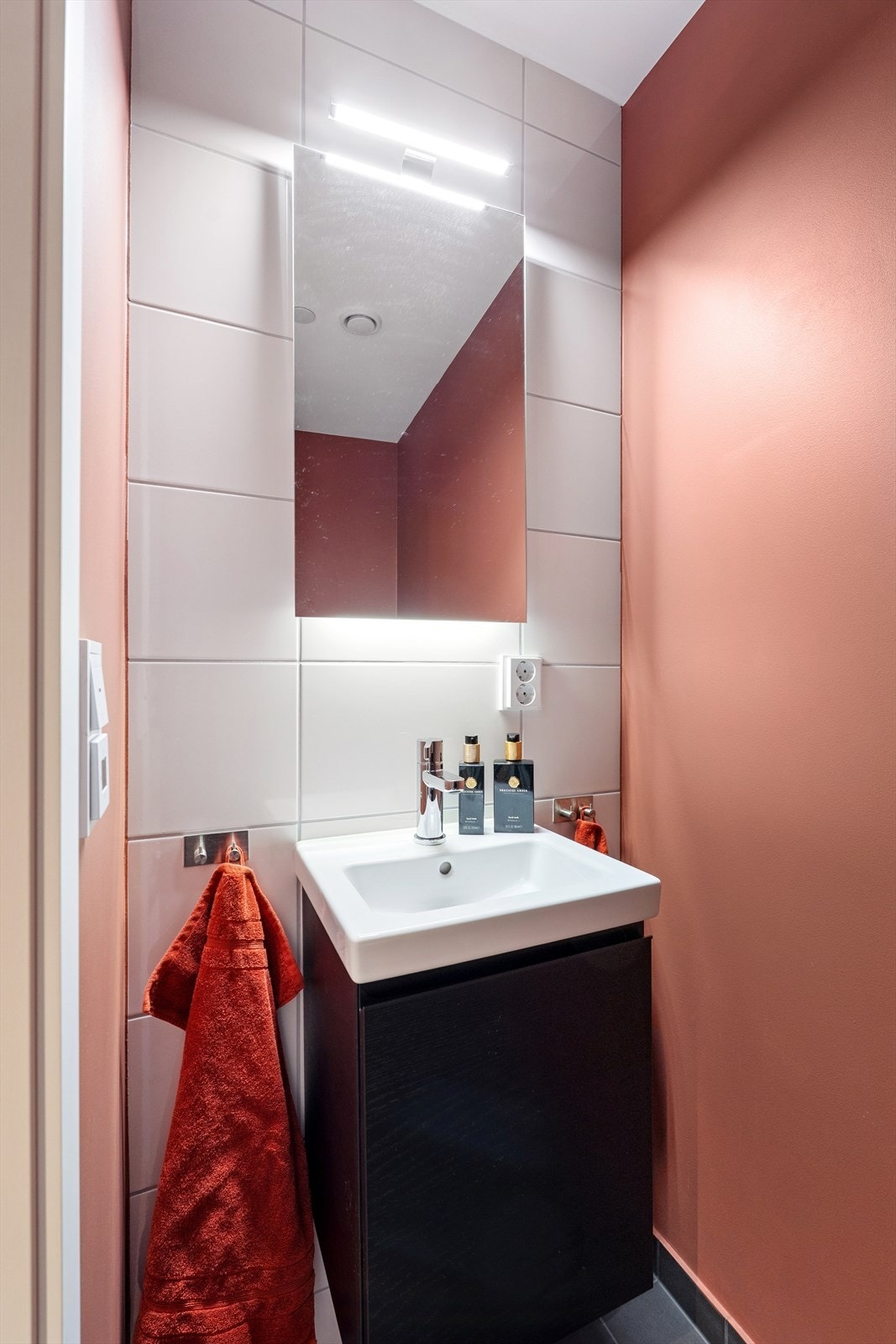 Ekstra toalettrom med adkomst fra gangen. Galleribilde