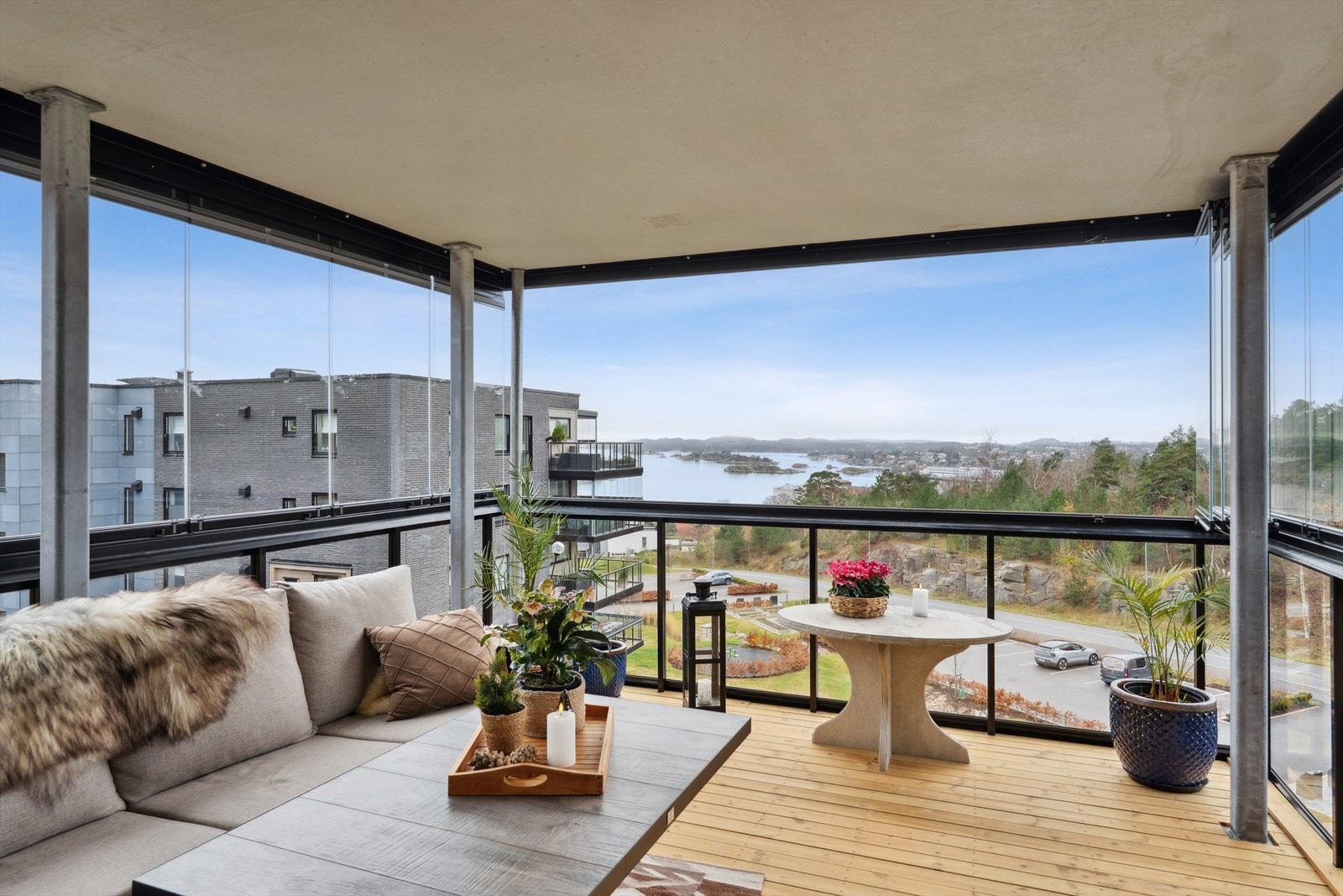 DNB Eiendom v/Veronika Bjønnes har gleden av å presentere en helt nydelig selveierleilighet med beliggenhet i 4. etg. med byggeår 2023. Galleribilde