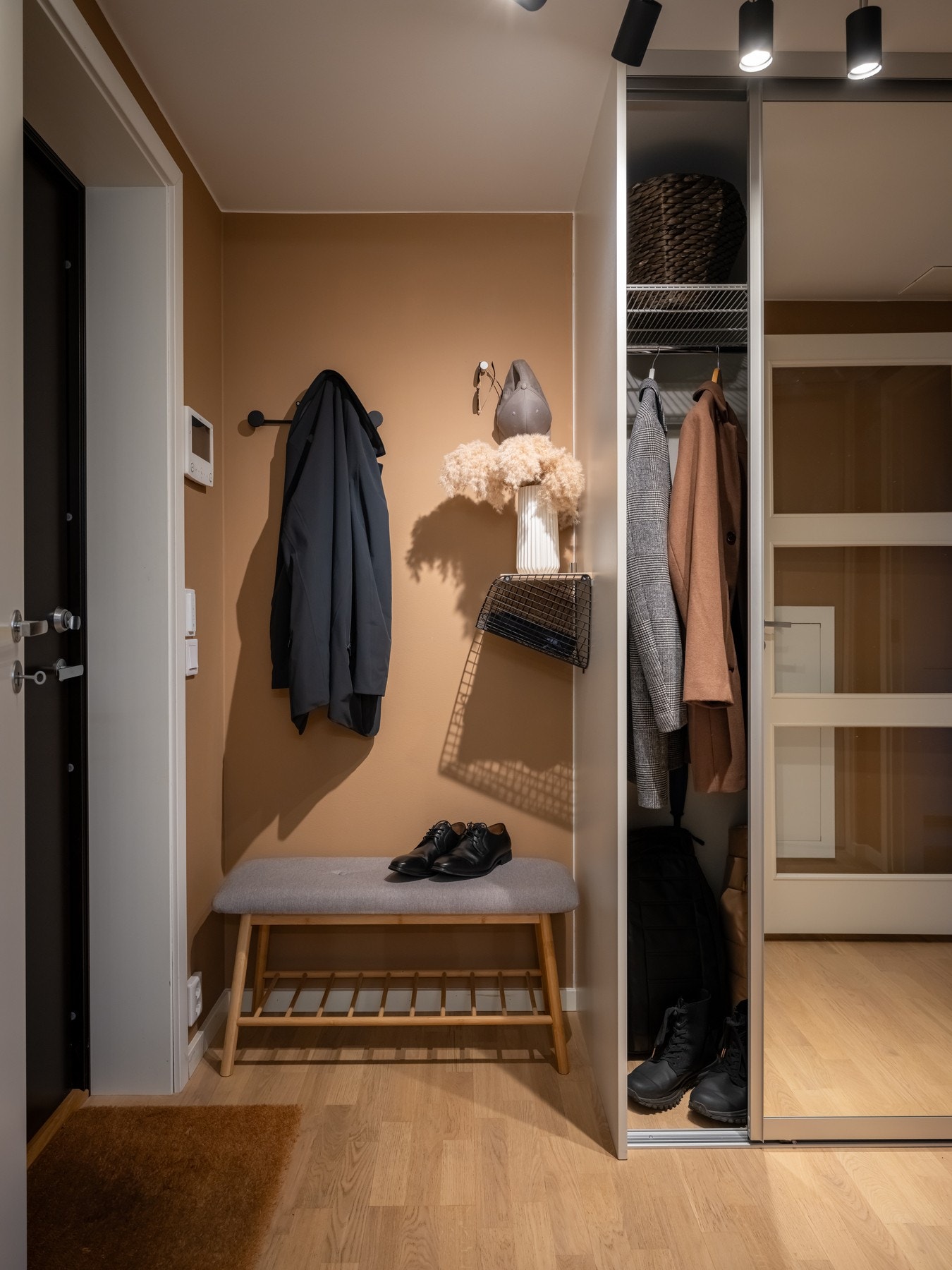 Her får du et umiddelbart godt inntrykk av boligen! Galleribilde
