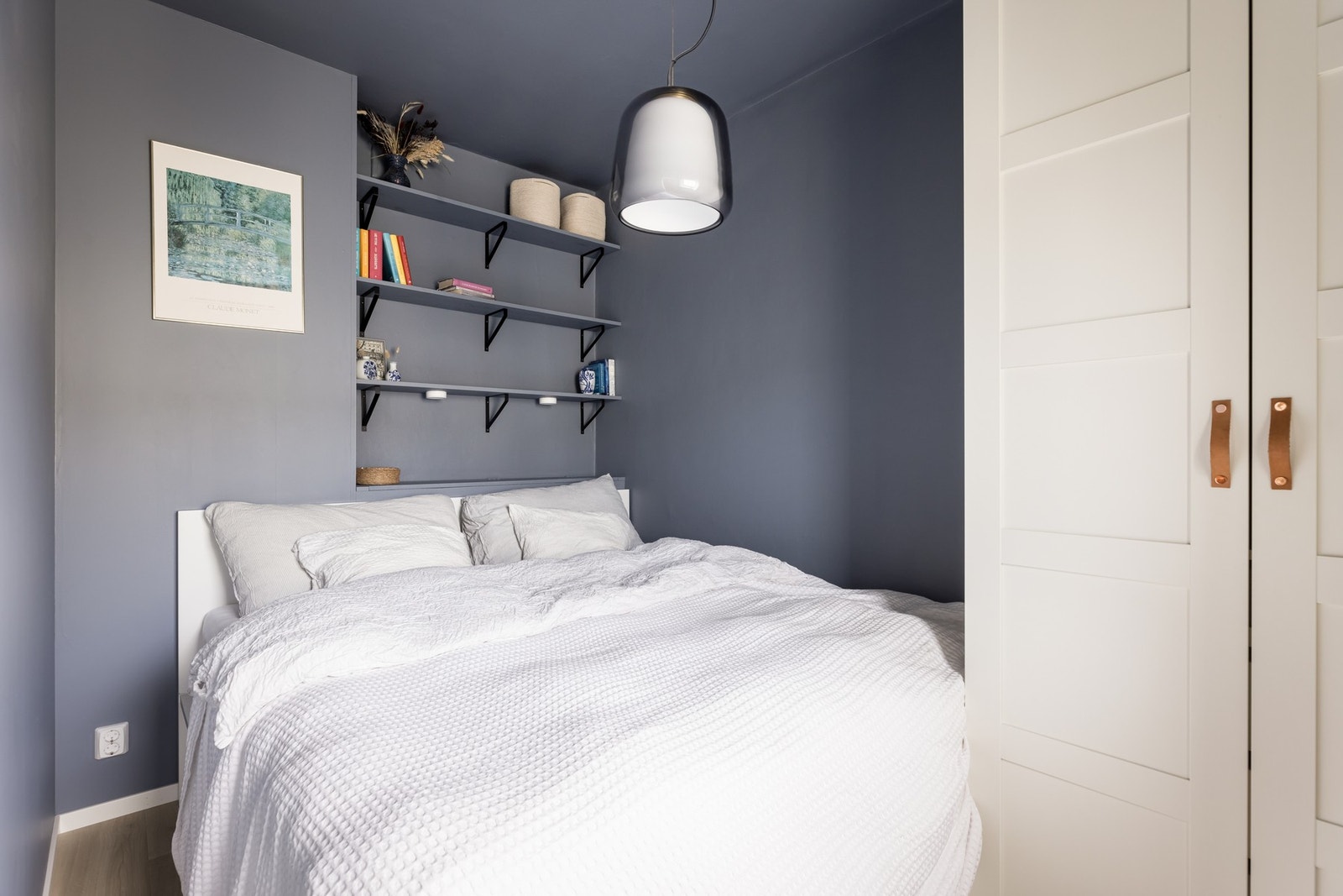 Soverommet er innredet med 180 seng og garderobeskap. Galleribilde